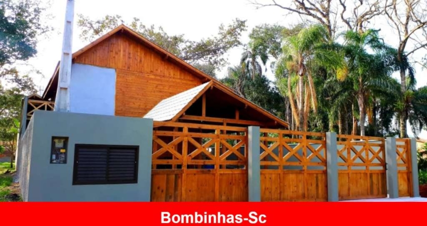Oportunidade única: Pousada comercial à venda em Bombinhas-SC, bairro Mariscal. 6 quartos, 6 suítes, 2 salas, 7 banheiros, 6 vagas de garagem.