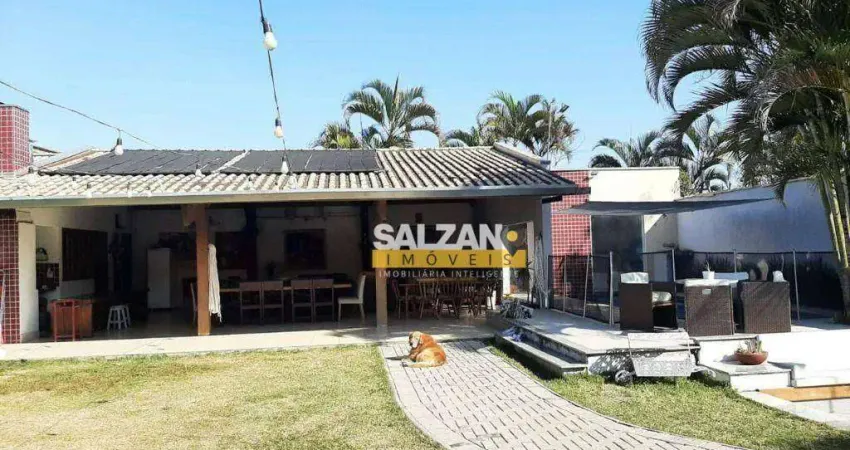Casa com 8 dormitórios à venda, 502 m² por R$ 2.500.000,00 - Bairro dos Guedes - Tremembé/SP