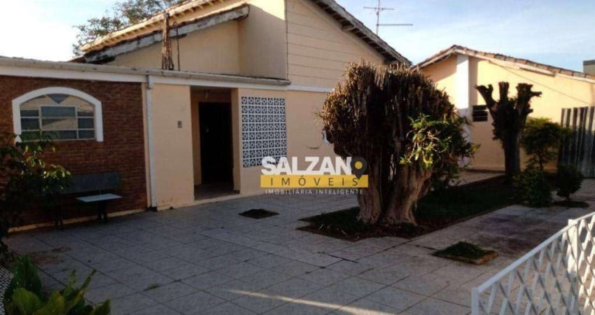 Casa com 2 dormitórios à venda, 250 m² por R$ 742.000,00 - Quiririm - Taubaté/SP