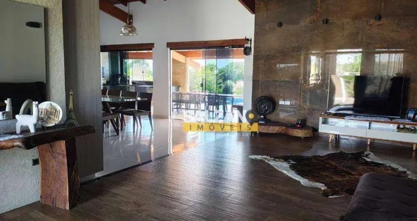 Casa com 4 dormitórios à venda, 515 m² por R$ 2.070.000,00 - Chácara São Félix - Taubaté/SP