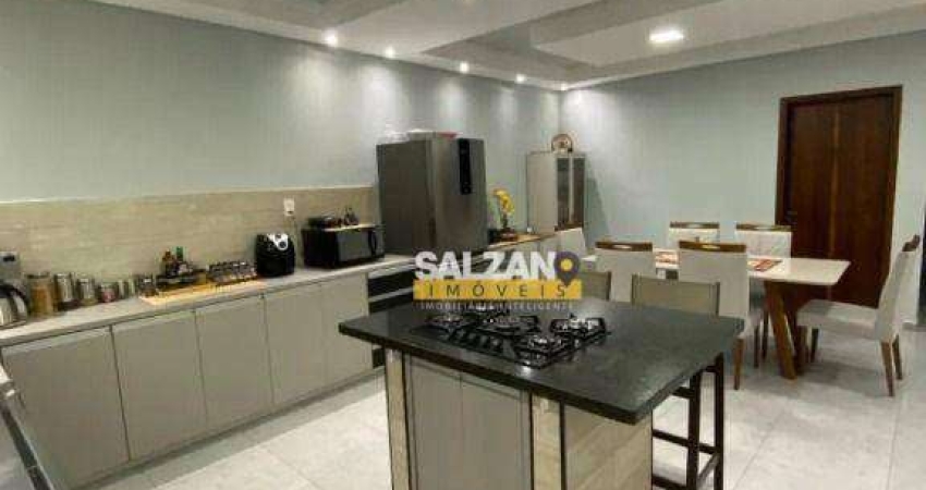 Casa com 3 dormitórios à venda, 250 m² por R$ 615.000,00 - Parque São Cristóvão - Taubaté/SP