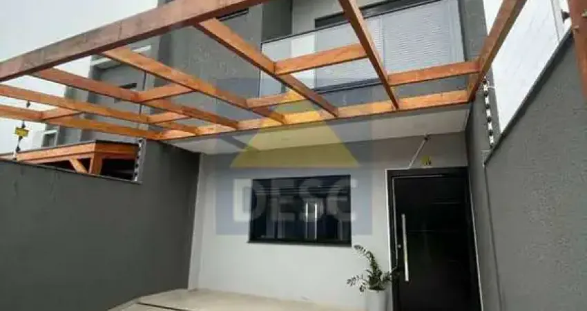 Sobrado à venda com 03 dormitórios no bairro rio pequeno em camboriú