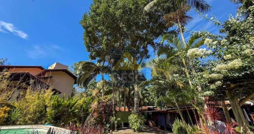 Casa semi mobiliada à venda no Estaleiro em Balneário Camboriú