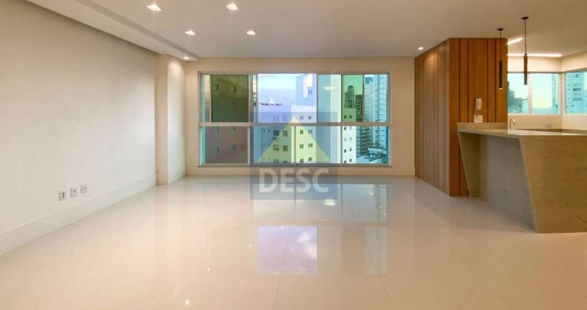 Apartamento com 3 suítes para locação no Ed. De La Torre no Centro de Balneário Camboriú