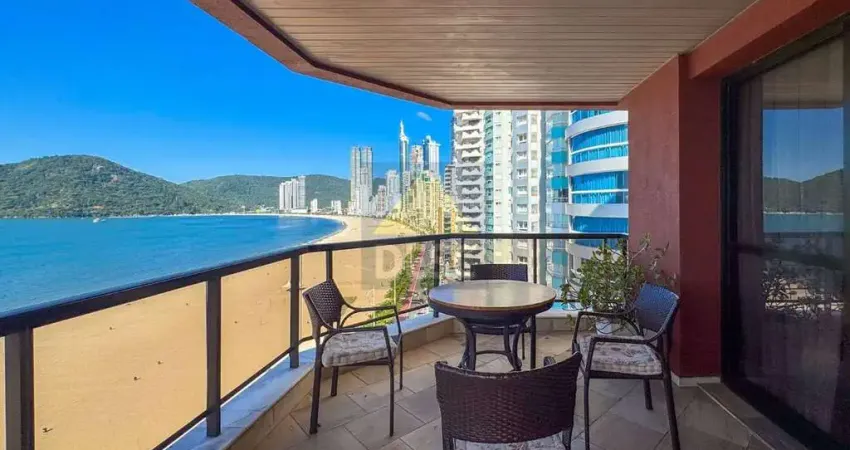 Apartamento mobiliado frente mar com 4 suítes à venda no Ed. Oceanic em Balneário Camboriú