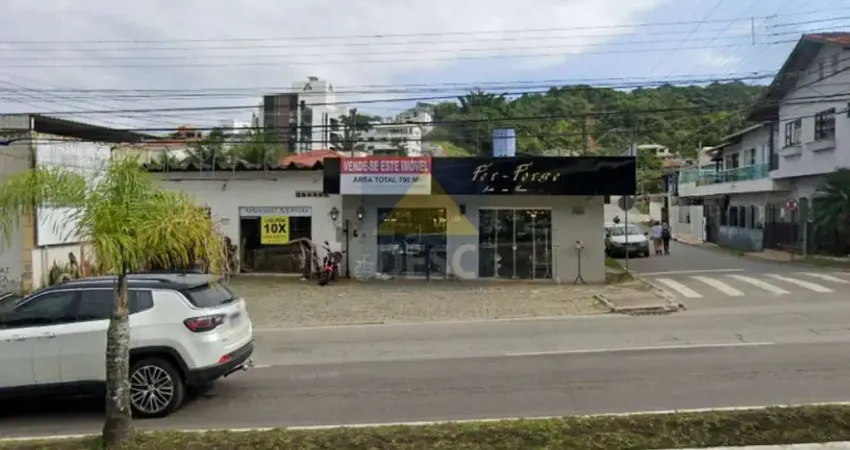 Terreno à venda com 784m² na Av. Do Estado em Balneário Camboriú