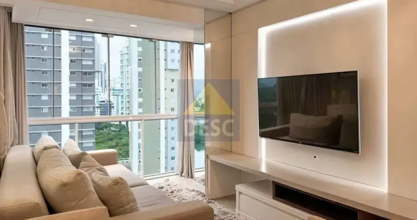 Apartamento mobiliado quadra mar à venda no Ed. Santos Dumont em Balneário Camboriú