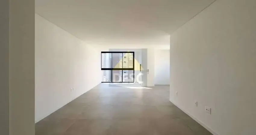 Apartamento com 4 dormitórios à venda no Ed. Farol de Valença em Balneário Camboriú
