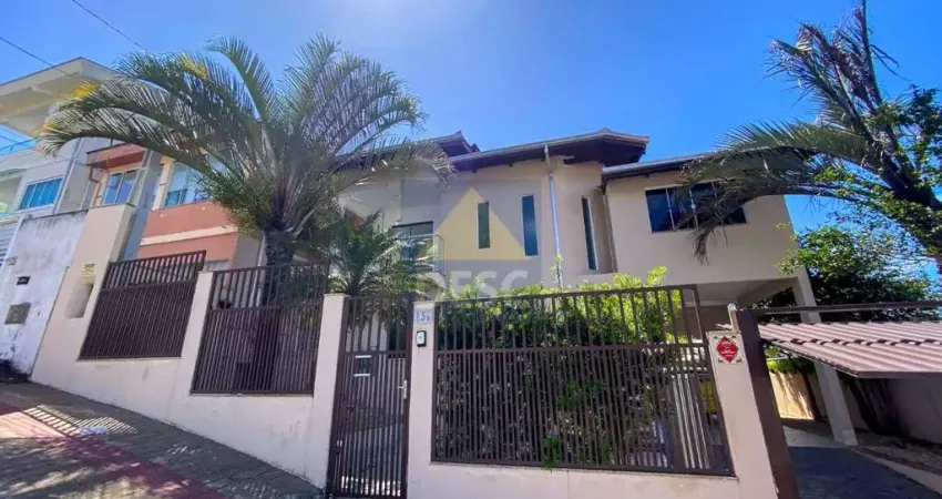 Casa semi mobiliada com 4 dormitórios para alugar no ariribá em balneário camboriú