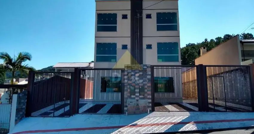 Sobrado com 03 dormitórios no bairro ariribá à venda em balneário camboriú