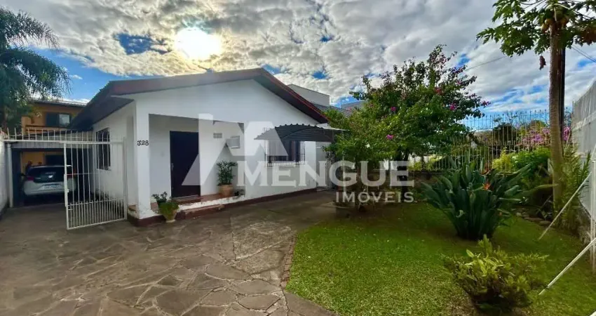 Casa com 4 quartos à venda na Avenida Teixeira Mendes, 328, Três Figueiras, Porto Alegre