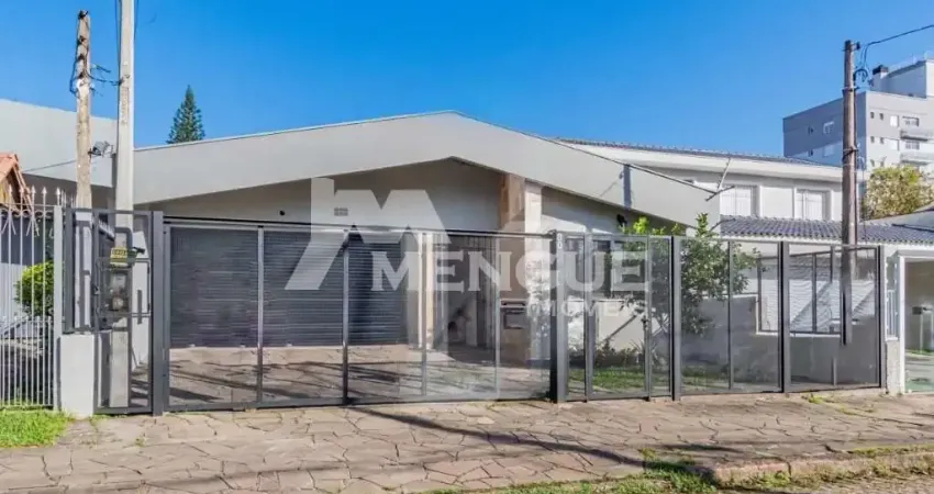 Casa com 3 quartos à venda na Avenida Doutor Walter Só Jobim, 80, Jardim Lindóia, Porto Alegre