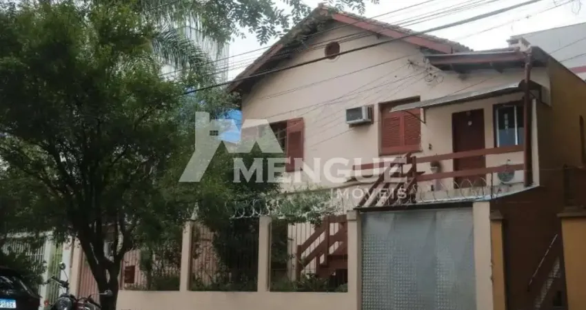 Casa com 11 quartos à venda na Rua Guararapes, 492, Petrópolis, Porto Alegre