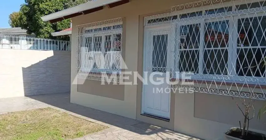 Casa com 2 quartos para alugar na Rua General João de Deus Martins, 71, Passo da Areia, Porto Alegre