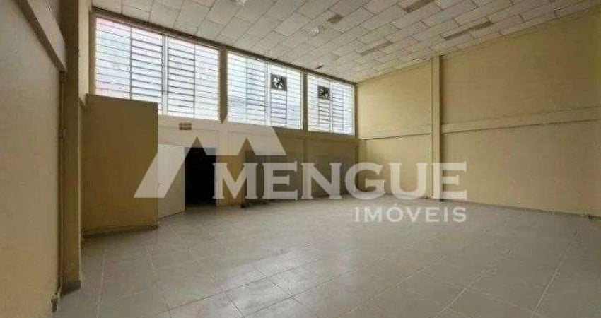 Barracão / Galpão / Depósito com 3 salas para alugar na Avenida Berlim, 268, São Geraldo, Porto Alegre
