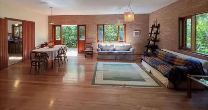 Casa à venda na Rua das Cinco Pontas, Granja Viana II, Cotia