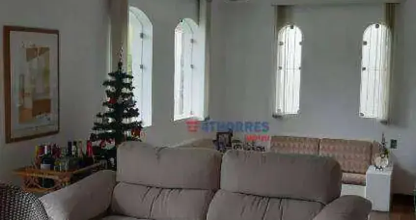 Casa com 3 dormitórios à venda, 219 m² por R$ 2.500.000,00 - Alto de Pinheiros - São Paulo/SP