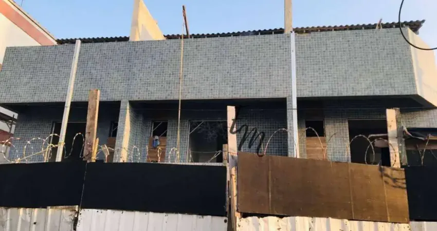Sobrado com 3 dormitórios à venda, 179 m² por R$ 830.000,00 - Vila Guilhermina - Praia Grande/SP