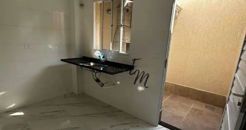Sobrado com 2 dormitórios à venda, 57 m² por R$ 250.000 - Nova Mirim - Praia Grande/SP
