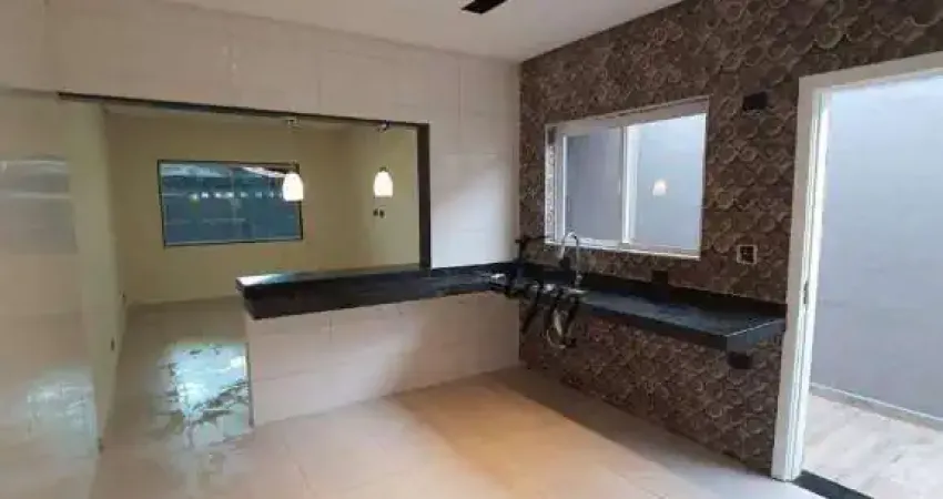 Casa Reformada com 02 Dormitórios no  Caiçara - Praia Grande/SP
