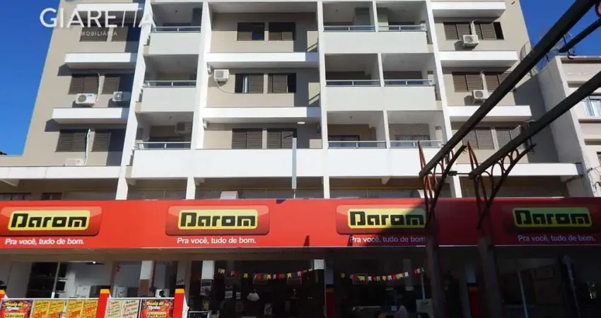 Apartamento com sacada e semi-mobiliado no Centro, Toledo - PR
