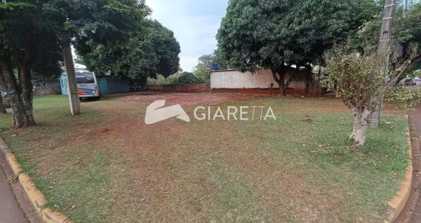 Terreno com ótimas dimensões à venda no JARDIM PANORAMA em TOLEDO-PR