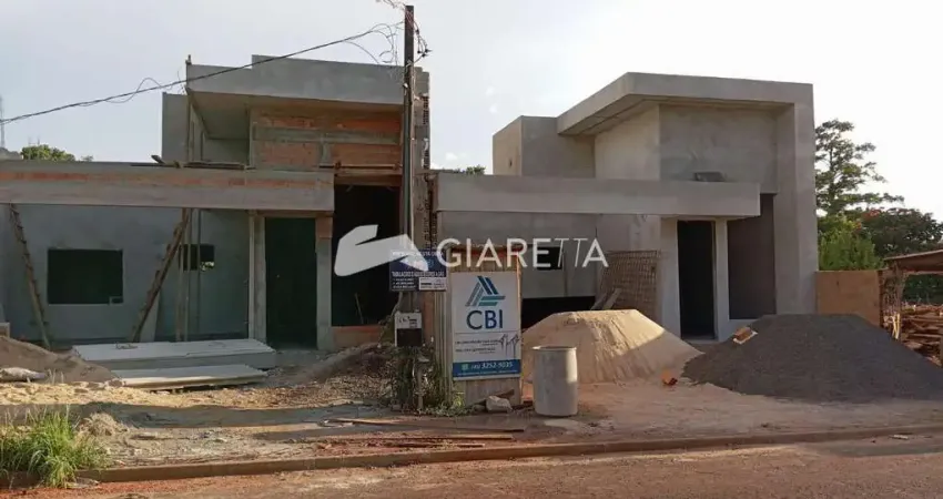 Casa ampla e com ótimo padrão construtivo à venda, VILA BECKER, TOLEDO - PR