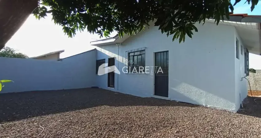 Casa com 3 quartos para alugar na Vila Pioneiro, Toledo 