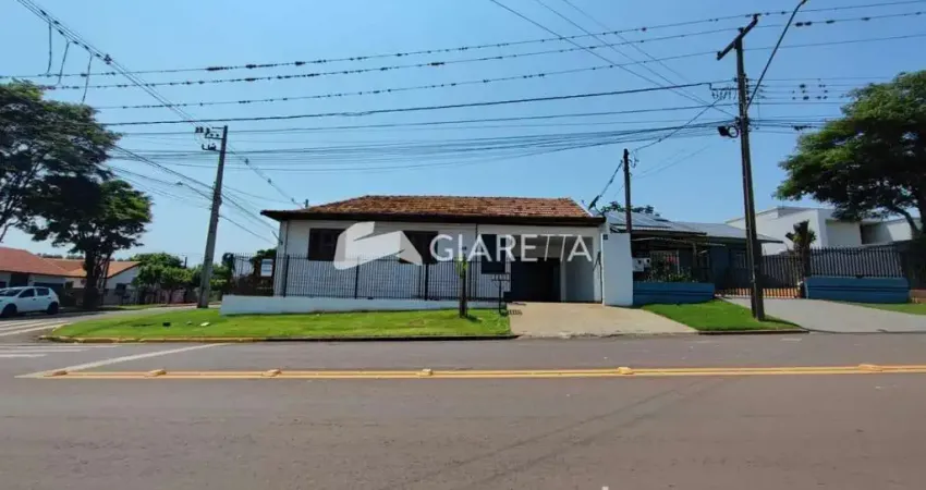 Casa ampla para locação em ótima localização jardim panorama, toledo-pr