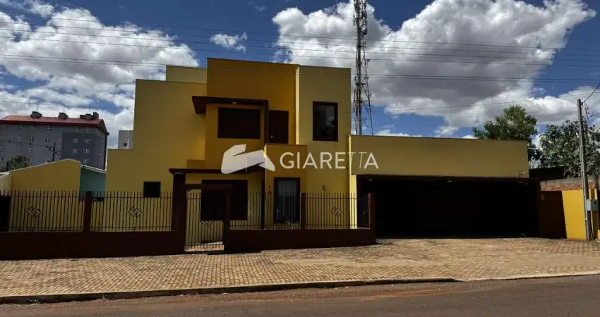 Sobrado amplo para locação em ótima localização, VILA BECKER, TOLEDO - PR