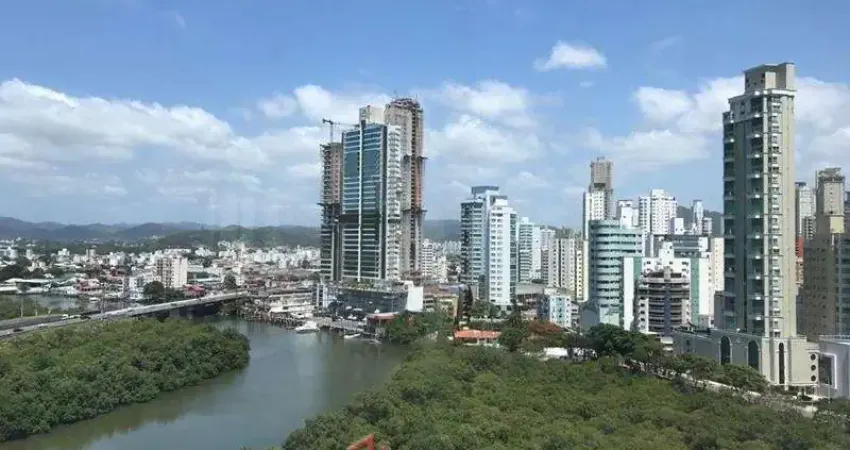 4 SUÍTES  ANDAR ALTO EM BALNEÁRIO CAMBORIÚ