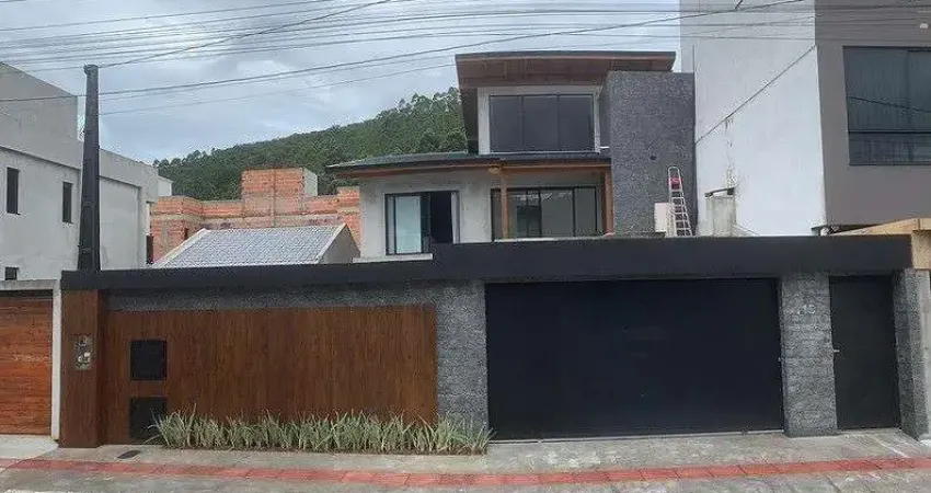 Casa com 4 quartos à venda no Rio Pequeno, Camboriú 