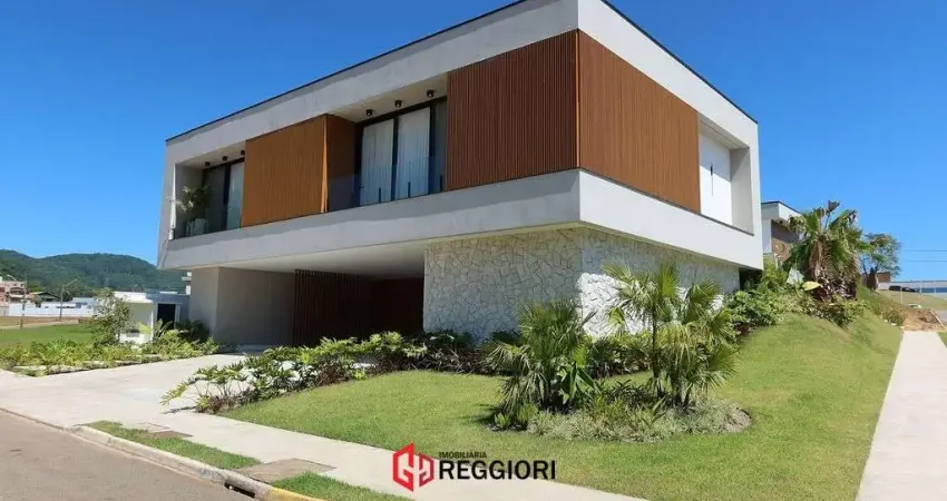 Casa em condomínio fechado com 5 quartos à venda no Santa Regina, Camboriú