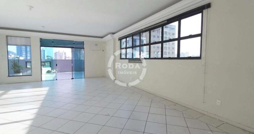 Oportunidade Única: Espaçosa Sala Comercial na Cobertura com Possibilidades Infinitas!