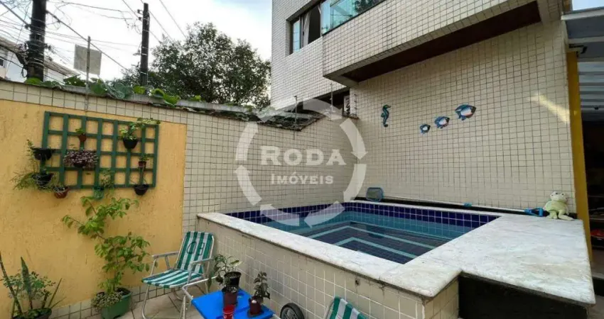 Casa sobreposta Duplex com piscina no bairro do Embaré