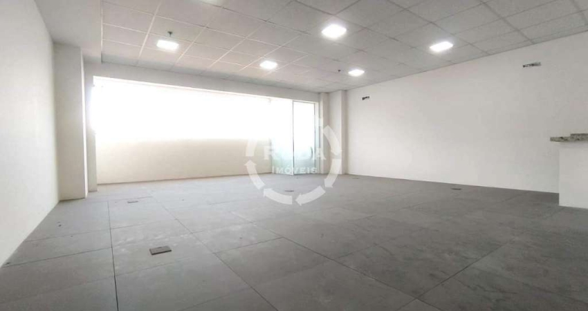 Sala comercial a venda em Santos, localizada no Centro.