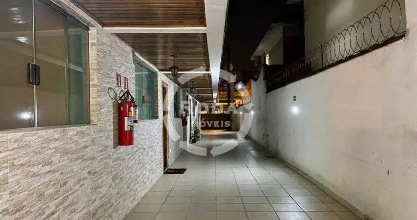 Casa de Condomínio com 3 Dormitórios no Macuco