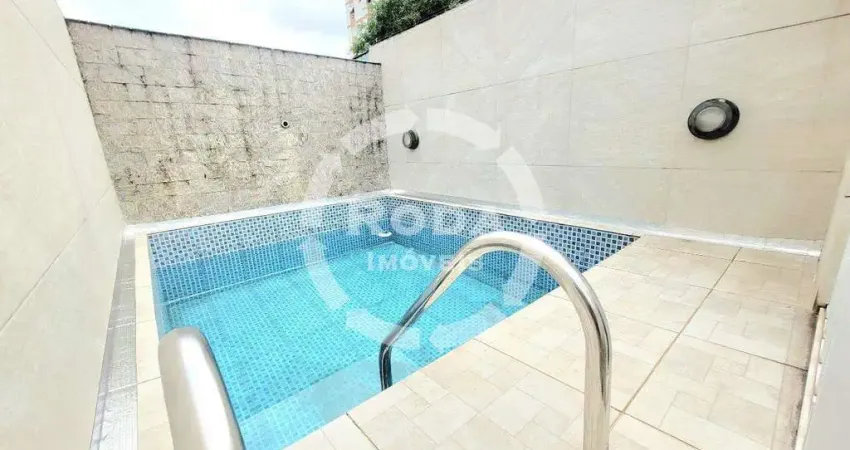 Casa Triplex com 3 Suítes, Piscina e Churrasqueira à Venda no Marapé – Santos