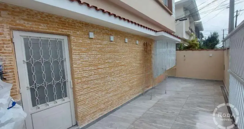 Lindo sobrado com 2 dormitórios 1 suite , vaga garagem de frente à venda no boqueirão em santos s.p.