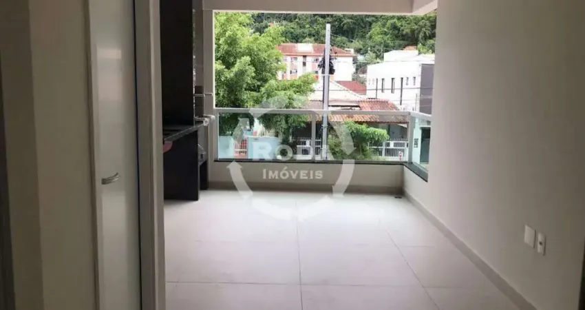 Casa Sobreposta Alta à Venda – 136m² | 3 Suítes | Varanda Gourmet | 2 Vagas – Marapé, Santos/SP