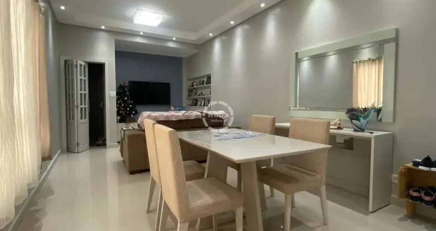 Apartamento de 3 dormitórios todo reformado à venda no Gonzaga