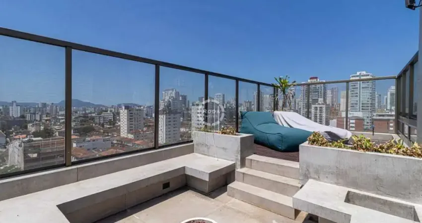 COBERTURA TRIPLEX FINAMENTE DECORADA NO BOQUEIRÃO – SANTOS