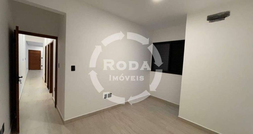 Casa Sobreposta Baixa Nova à Venda no Marapé – 3 Dormitórioss e 2 Vagas!
