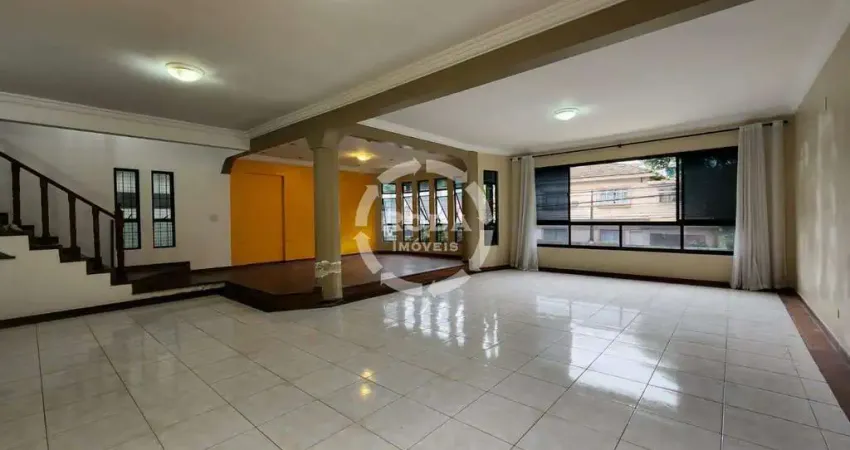 Super Casa à Venda no Embaré, Santos: 5 Quartos (3 Suítes), Lazer e 4 Vagas!