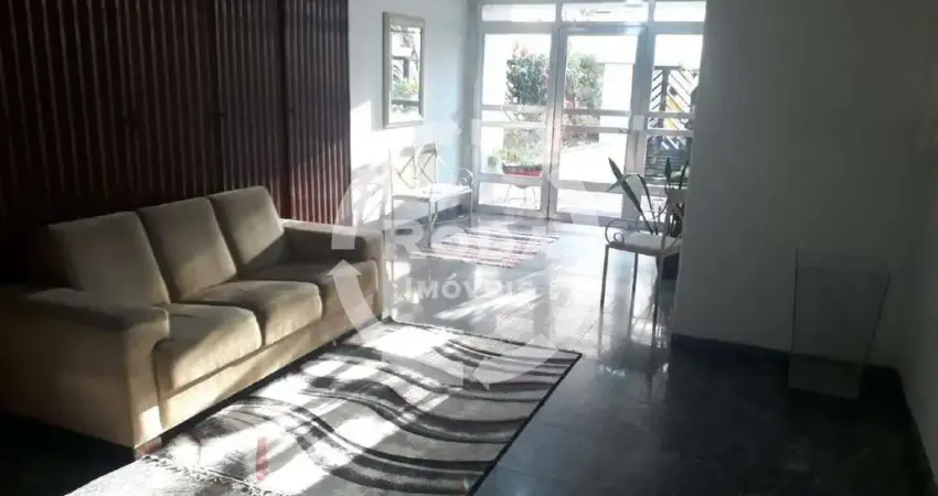 Apartamento Espaçoso à Venda na Ponta da Praia - 3 Dormitórios e 1 Suíte