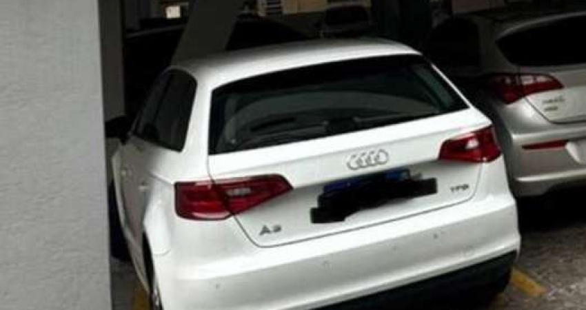 VENDE-SE GARAGEM NO CORAÇÃO DO GONZAGA.