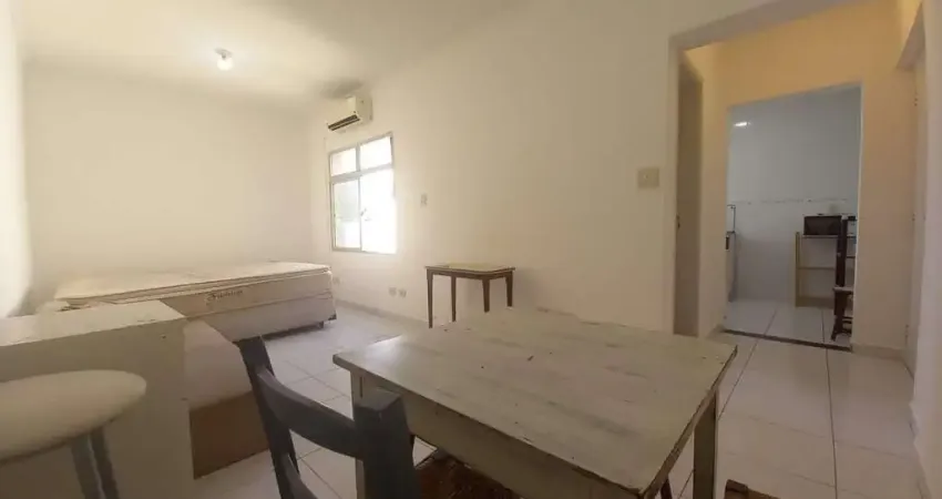 Kitnet Reformada com Vaga de Garagem – Avenida da Praia, José Menino – Santos