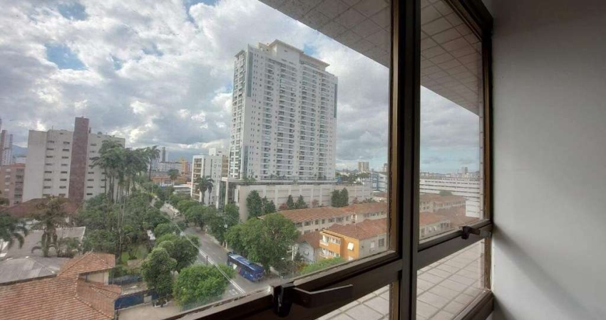 Sala comercial no Boqueirão, localização excelente, com 103m2 ,elevador social e serviço, portaria e garagem coletiva.