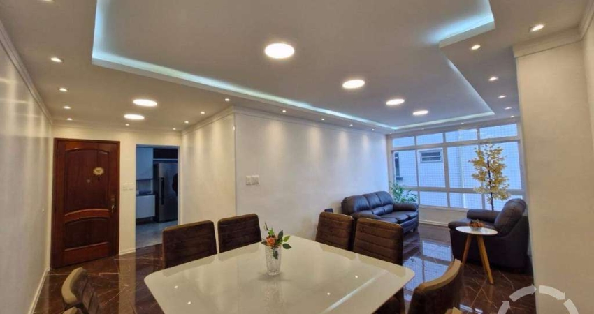 Apartamento de 3 dormitórios reformado à venda no bairro da Ponta da Praia - Santos S/P.