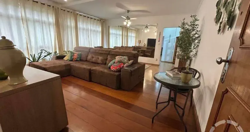Apartamento amplo de 192m² à venda no Gonzaga – 3 dormitórios, suíte, vaga demarcada e a poucos metros da praia